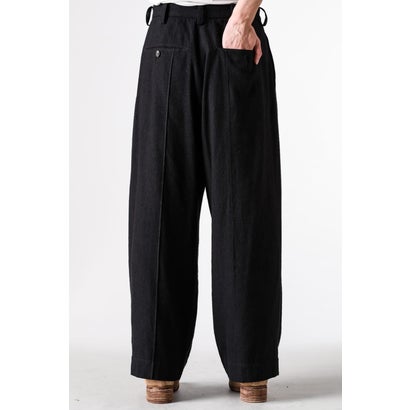 PLEATED STRAIGHT-LEG TROUSERS Black｜詳細画像