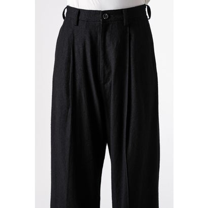 PLEATED STRAIGHT-LEG TROUSERS Black｜詳細画像