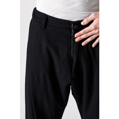 DROP-CROTCH TAPERED TROUSERS Black｜詳細画像