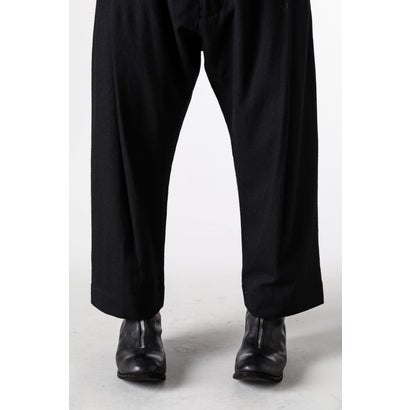 DROP-CROTCH TAPERED TROUSERS Black｜詳細画像